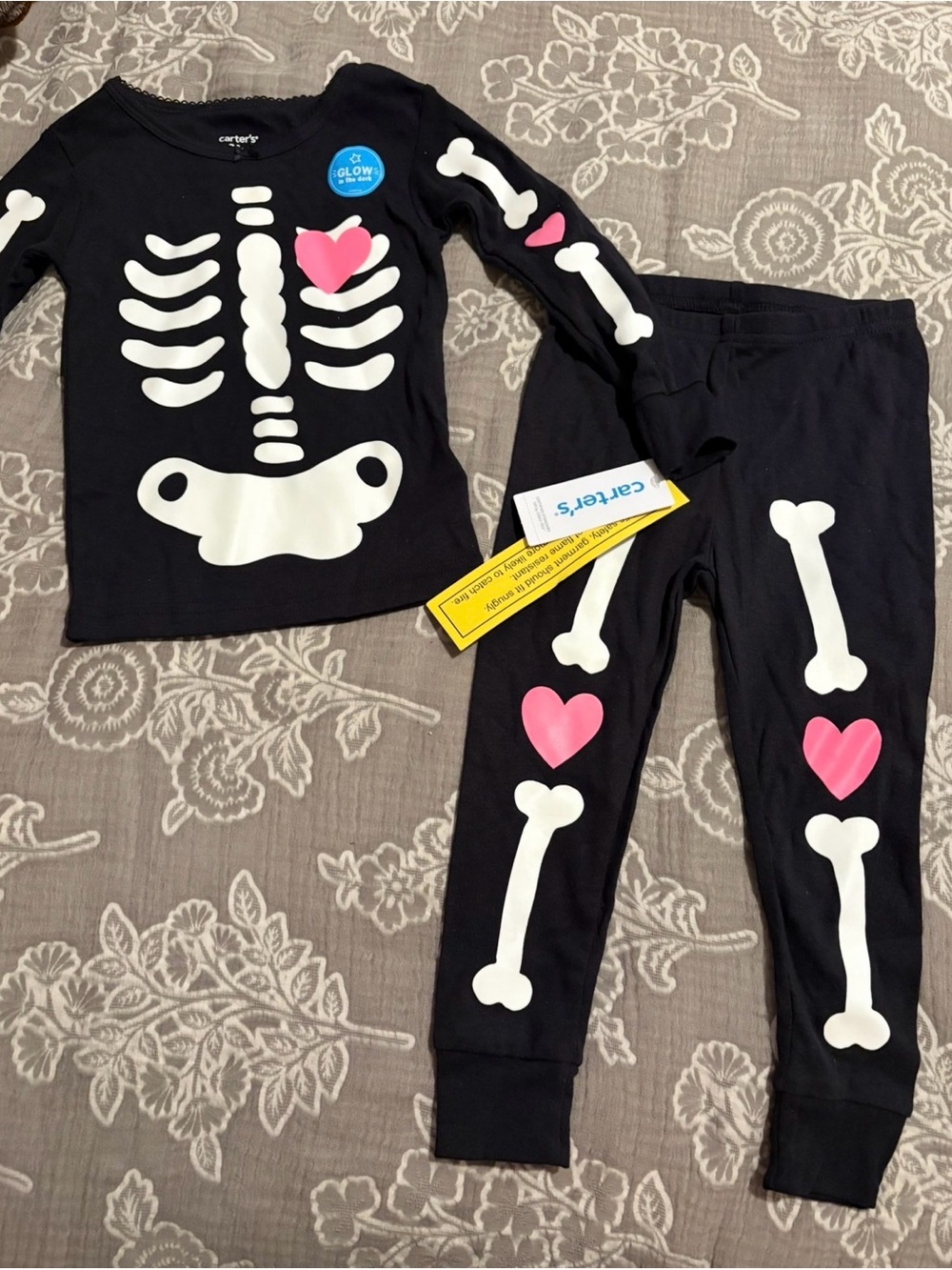 Brand New Carters Halloween Skeleton PJ Set 24m Long Sleeve Glow In The Dark